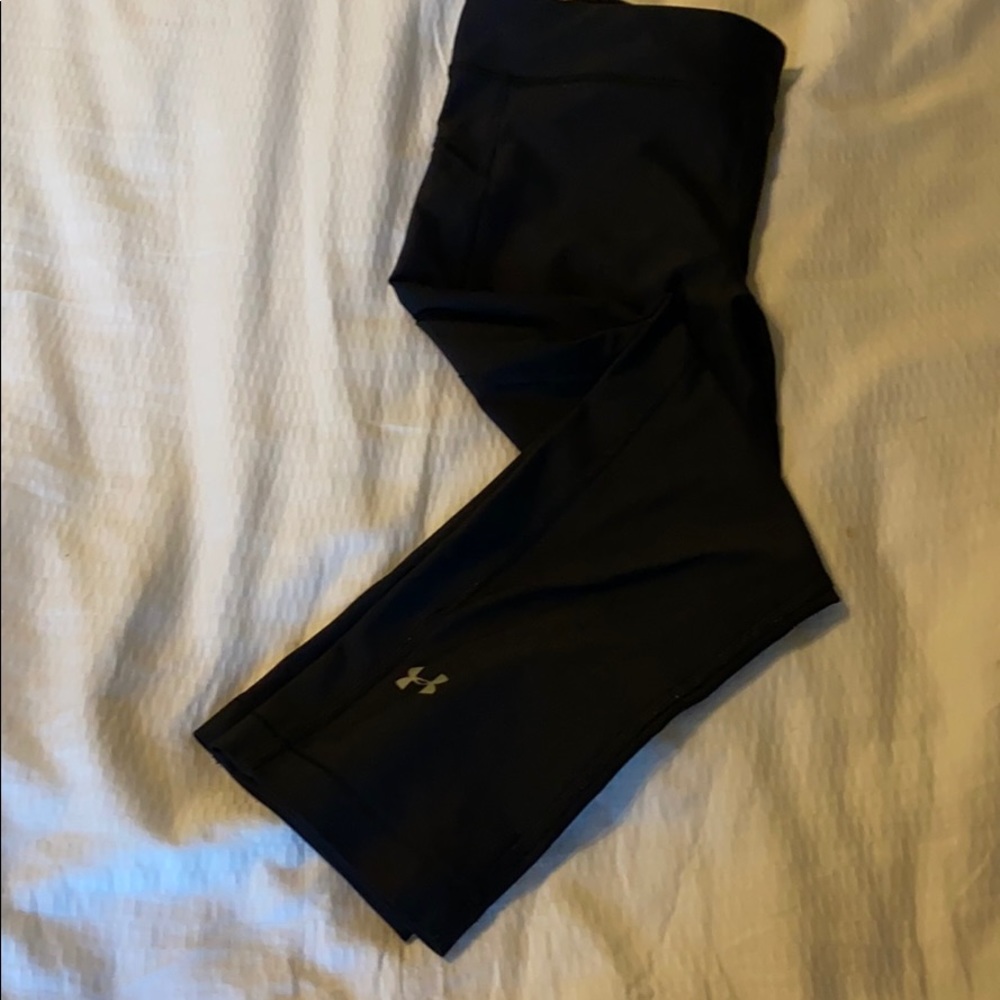 black under armor 3/4 leggings